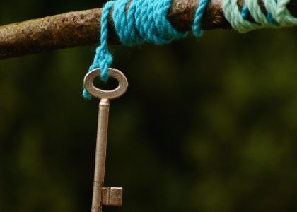 节点状态检测面板截图，多个节点名称后跟延迟毫秒数与畅通拥挤状态徽章